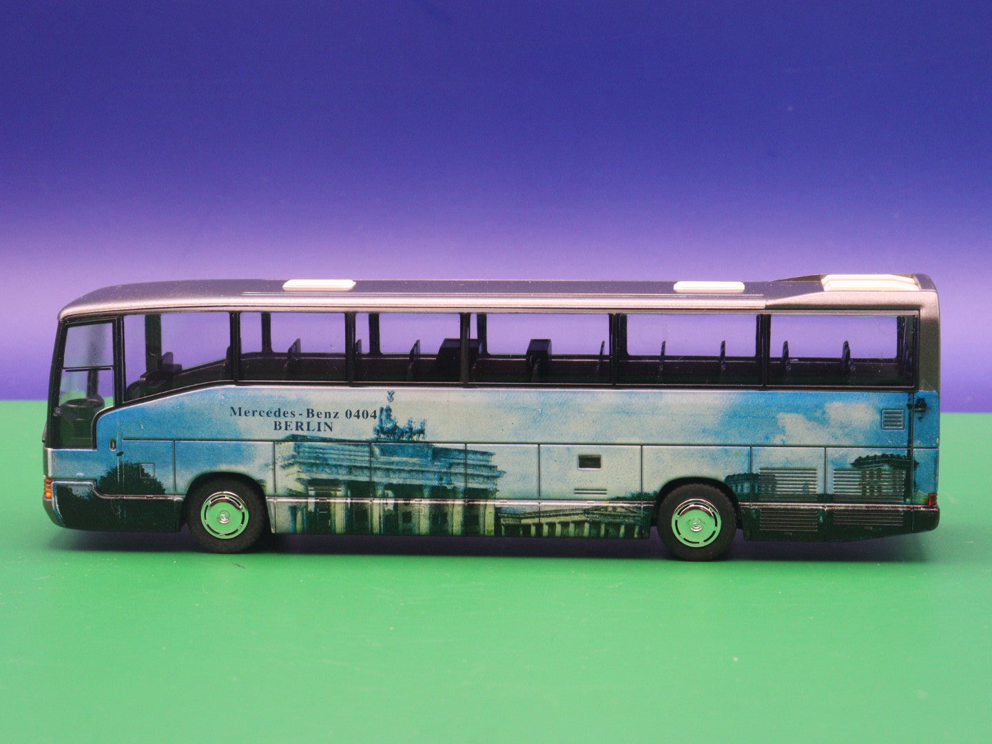 Mercedes Benz O 404 - BERLIN Werbemodell Brandenburger Tor (1 von 700) - Modellbus Rietze Reisebus