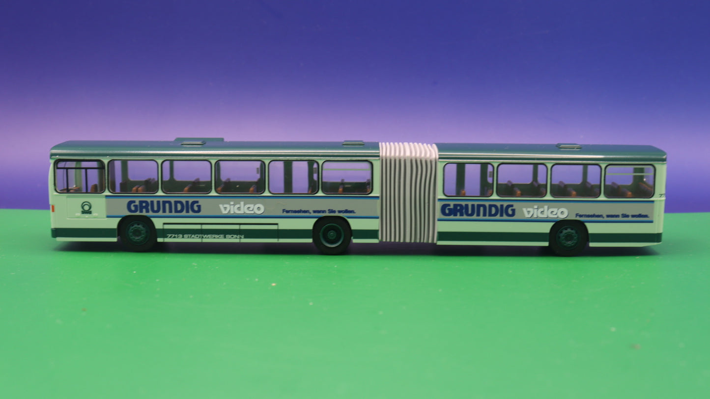 MAN SG 220 - SWB Stadtwerke Bonn - Grundig Video - Modellbus Rietze 75107
