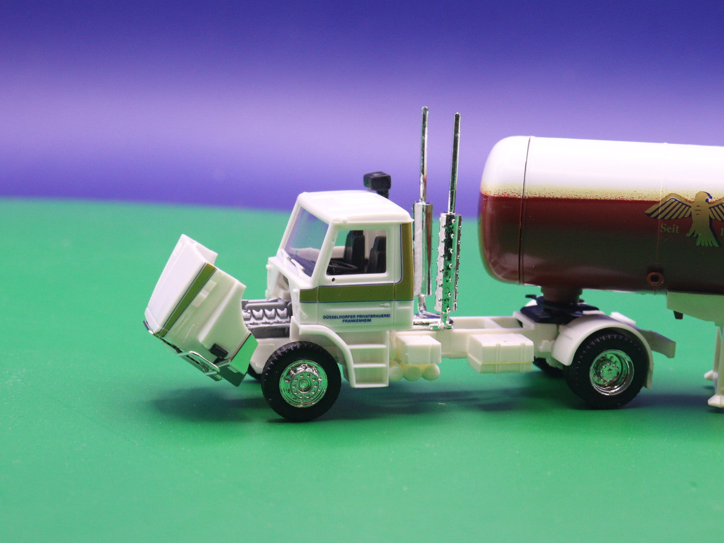 Scania 142E V8 LKW - Frankenheim Alt (Düsseldorfer Privatbrauerei) LKW Modell Herpa 1:87
