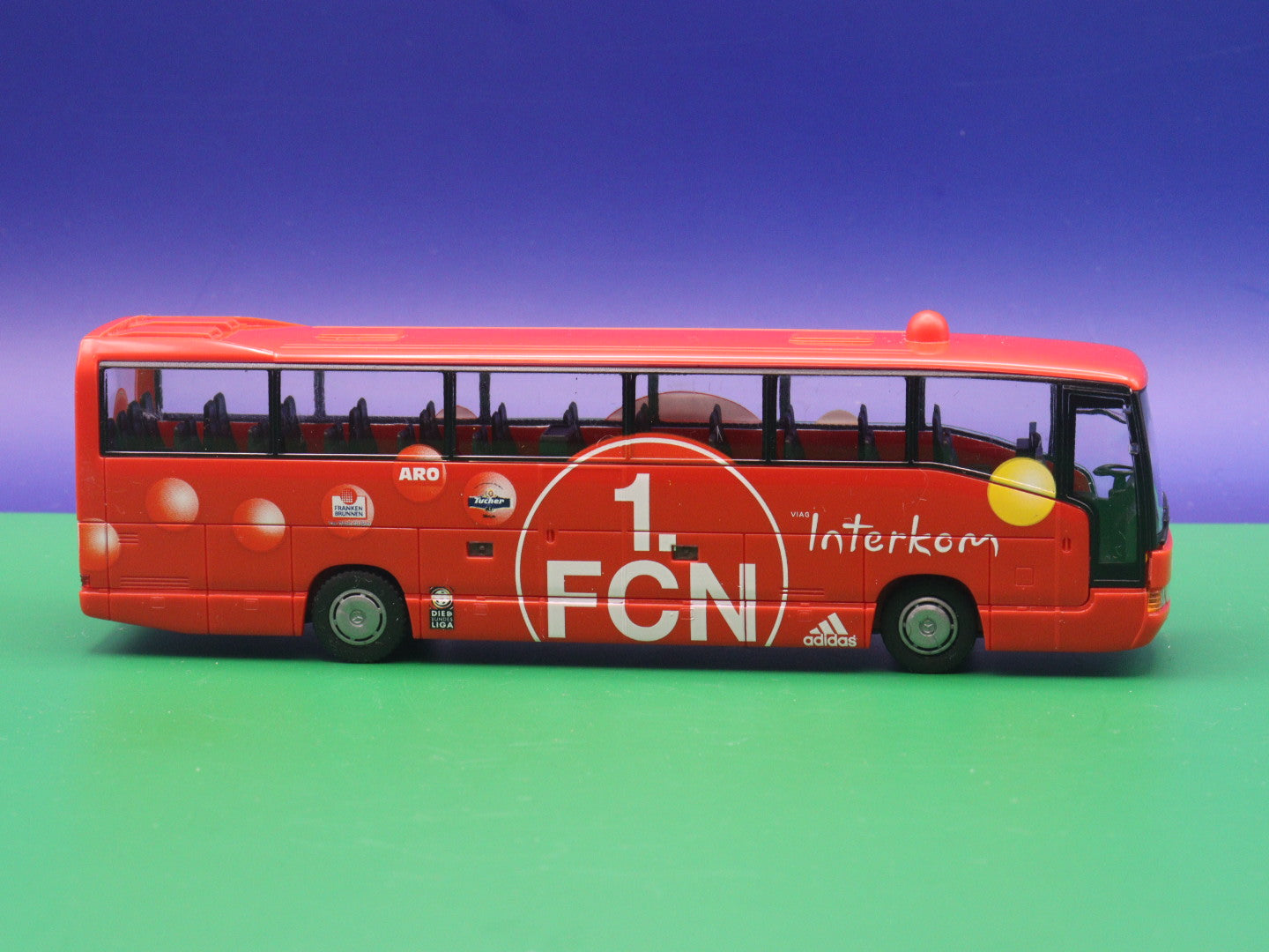 Mercedes Benz O 404 RHD - 1. FC Nürnburg - VAG Intercom - Modellbus Rietze Reisebus