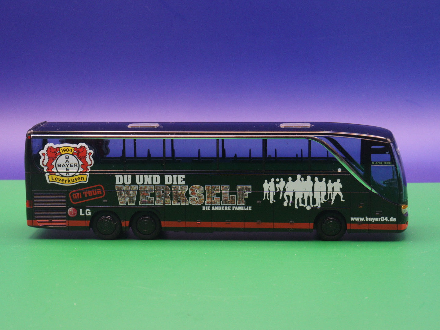 Setra S 416 HDH - Bayer Leverkusen - Du und die Werkself - AWM Modellbus 73353 Reisebus