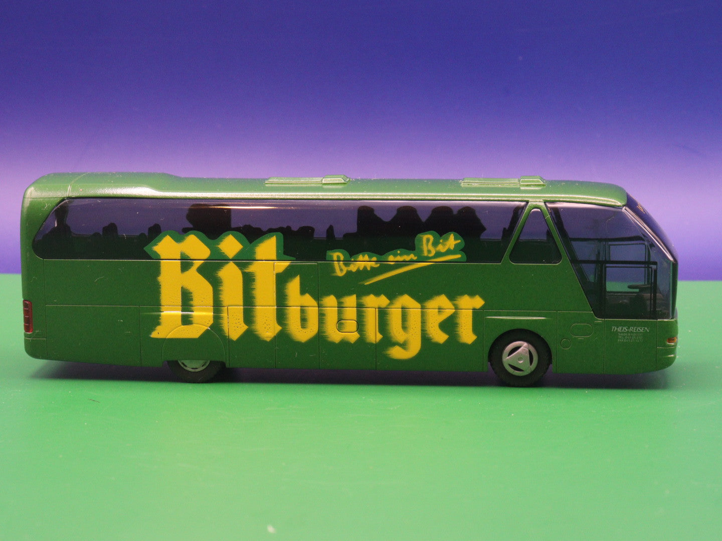 Neoplan Starliner - Theis Reisen Baustert - Bitburger - Modellbus Rietze 62030