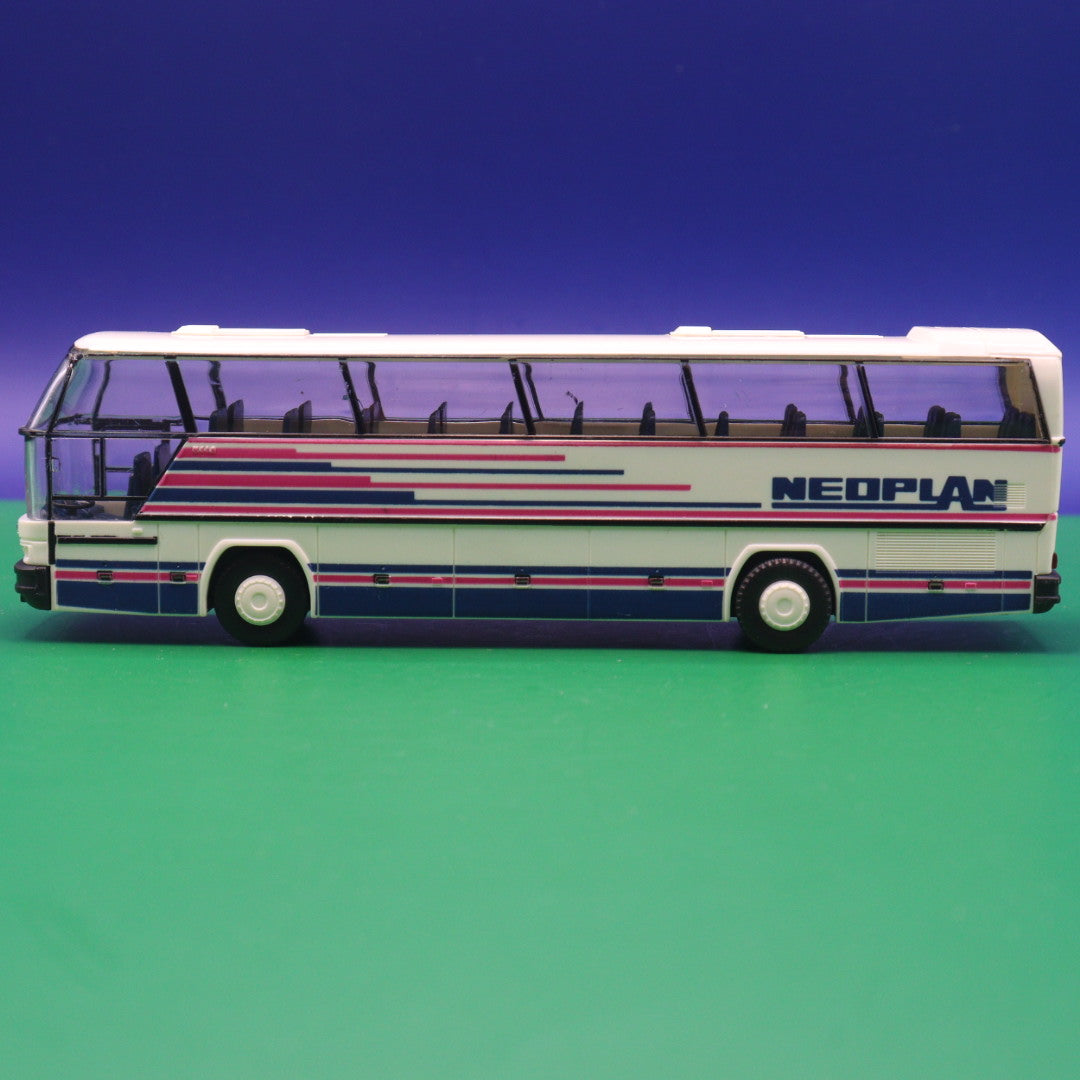 Mercedes Benz Travego M - KLM - Ohne Spiegel - Modellbus Rietze