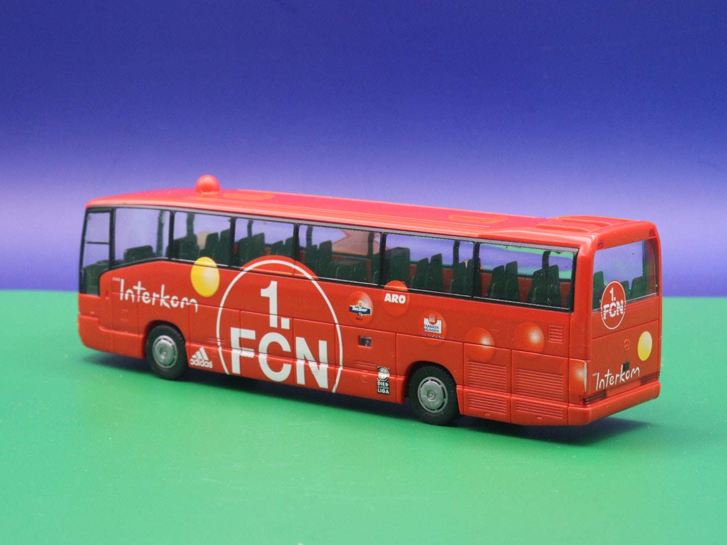Mercedes Benz O 404 RHD - 1. FC Nürnburg - VAG Intercom - Modellbus Rietze Reisebus