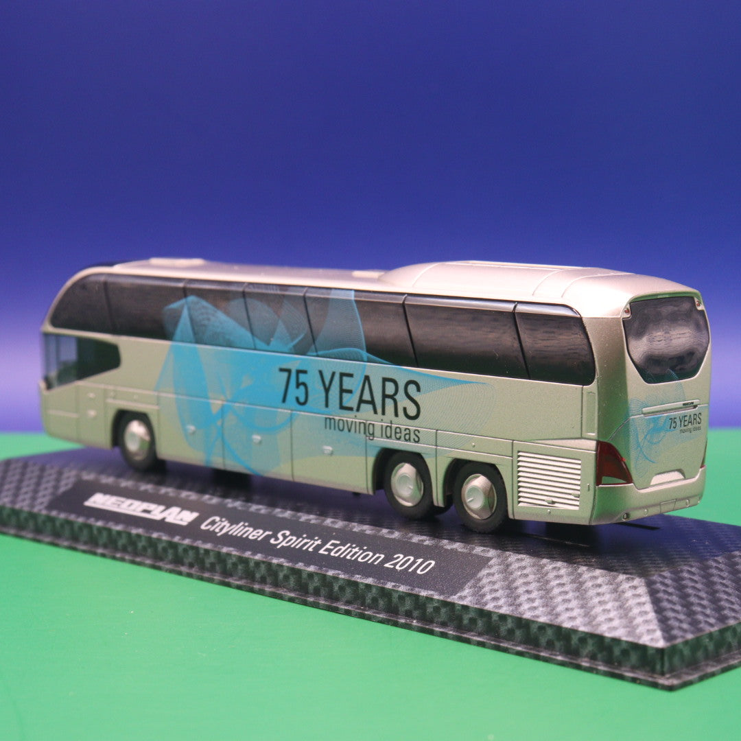 Neoplan Cityliner - 75 years - mit Vitrine - Modellbus Rietze