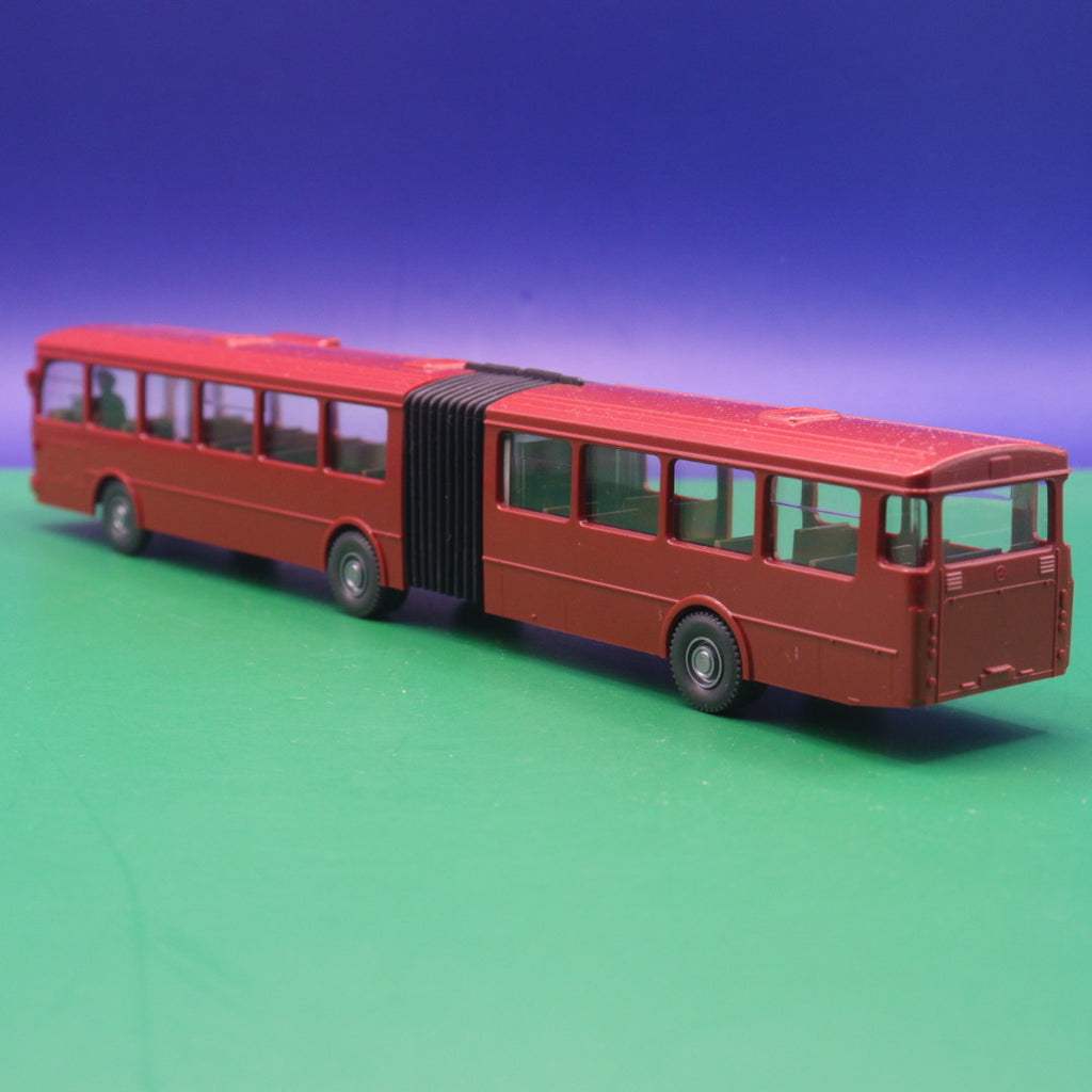Mercedes Benz O 305 G - Kirschrot Flughafen - Gebraucht, Ohne OVP - Modellbus Wiking (Kopie)