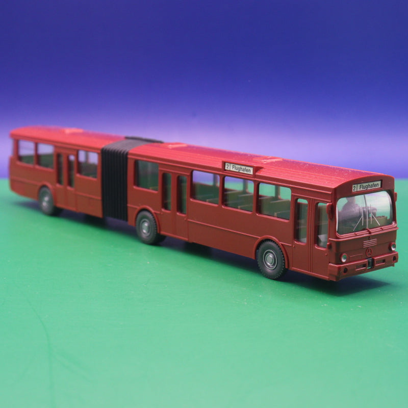 Mercedes Benz O 305 G - Kirschrot Flughafen - Gebraucht, Ohne OVP - Modellbus Wiking (Kopie)