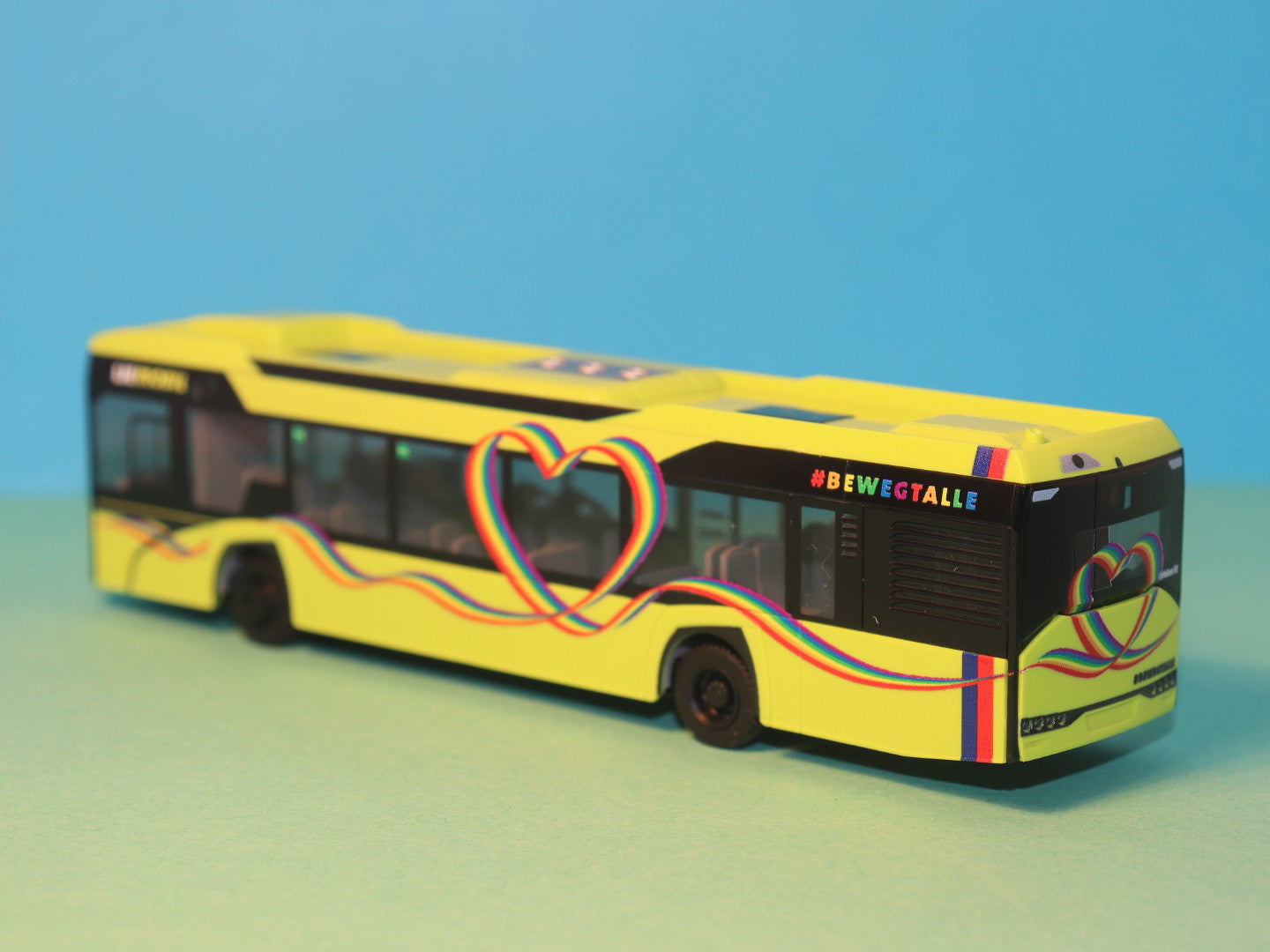 Solaris Urbino 12, LIEmobil - Regenbogen 2019 Modellbus Rietze 77213