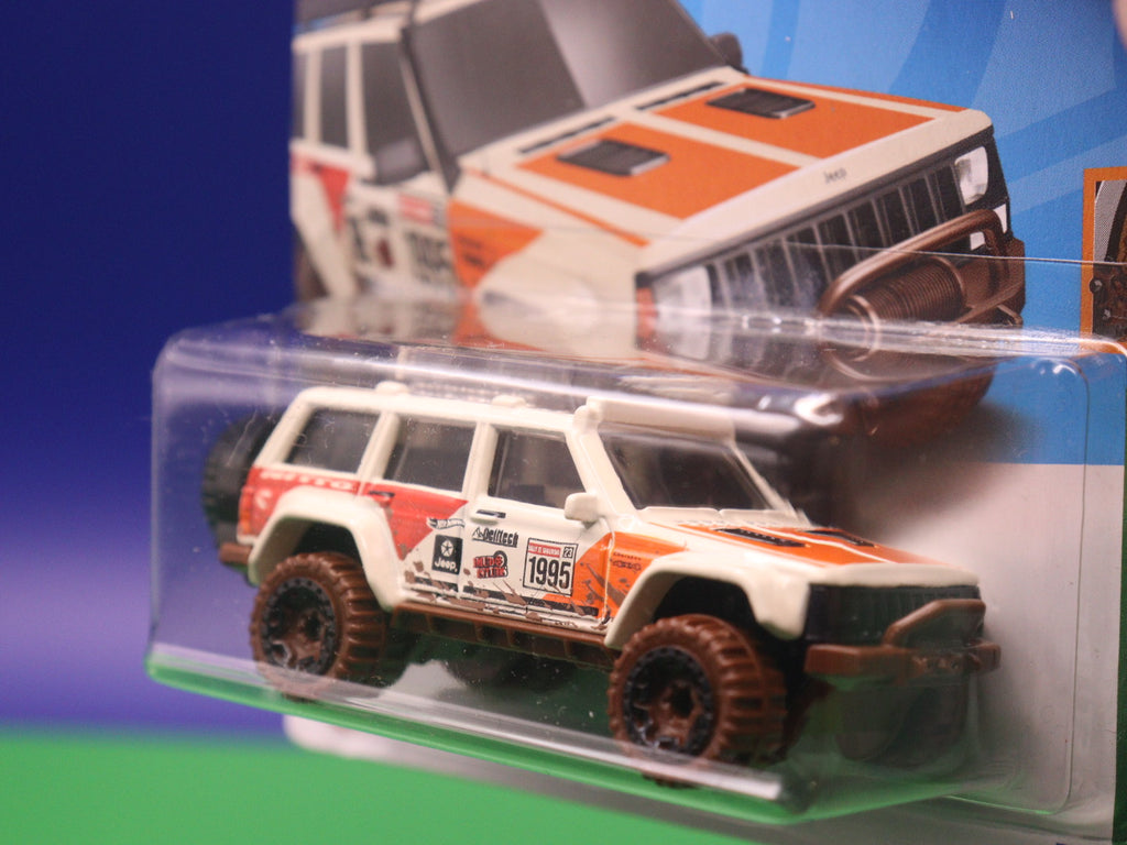 Hot Wheels - 95 Jeep Cherokee - Mud Studs