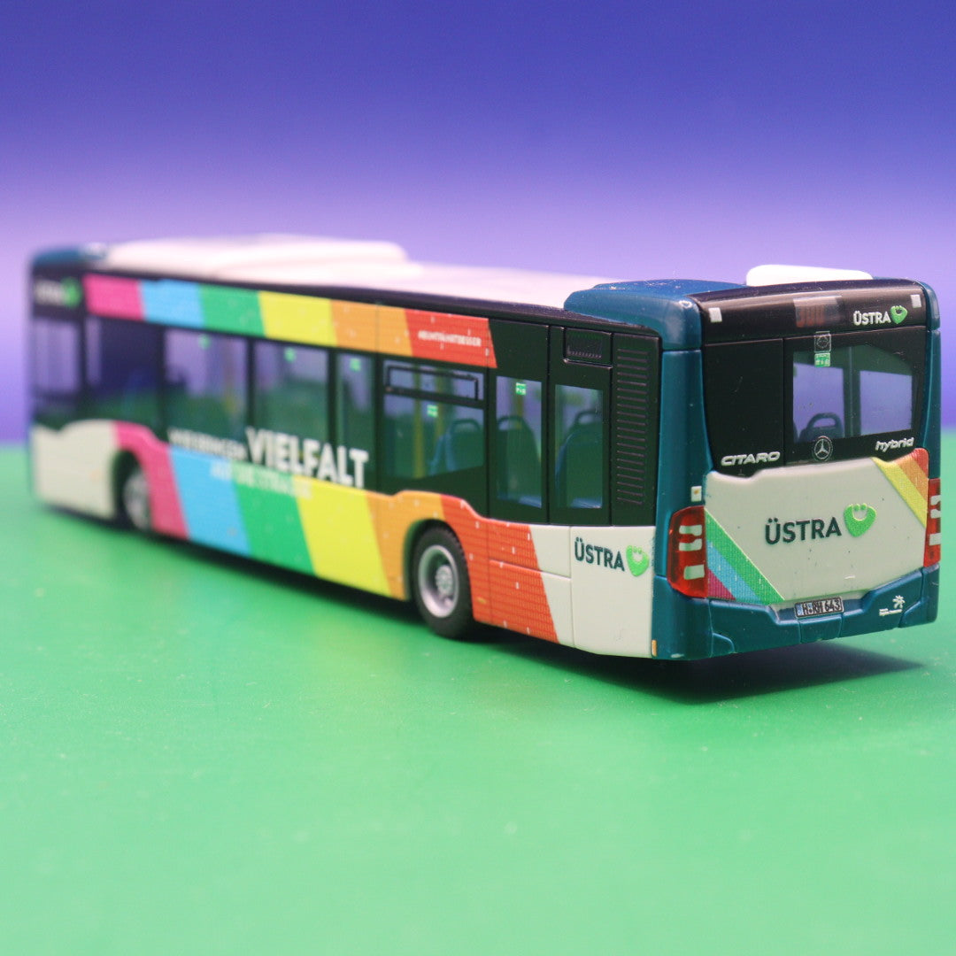 Mercedes Benz Citaro C2 - Üstra Hannover - Wir fahren für Toleranz - Linie 300 Pattensen ZOB - Modellbus Rietze 69363