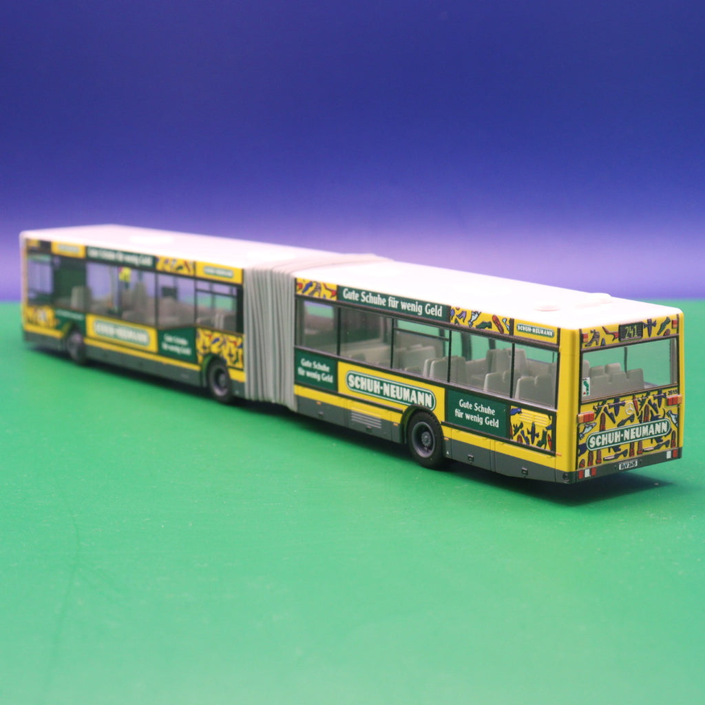 Mercedes Benz O405 GN2 - BVG Berlin - Schuh Neumann - Linie 241 Baumschulesntr/Fähre - Modellbus Rietze 76439