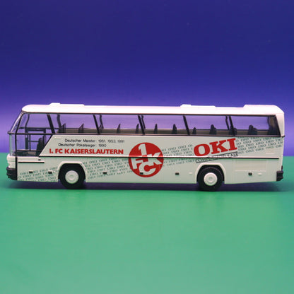Neoplan Cityliner - 1 FC Kaiserslautern - Ohne Zurüstteile - Modellbus Rietze