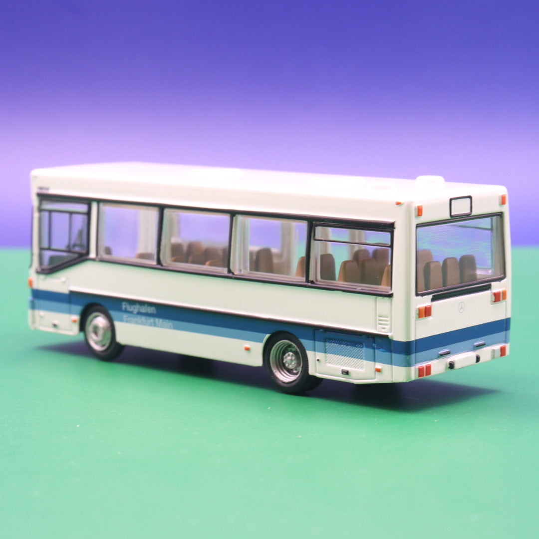 Mercedes Benz O 402 - Flughafen Frankfurt - Modellbus Brekina 52280
