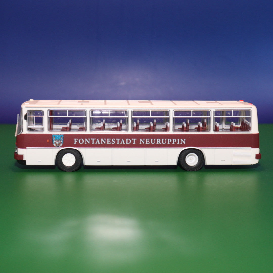 Ikarus 255.71 Reisebus - Fontanestadt Neuruppin - Modellbus Brekina