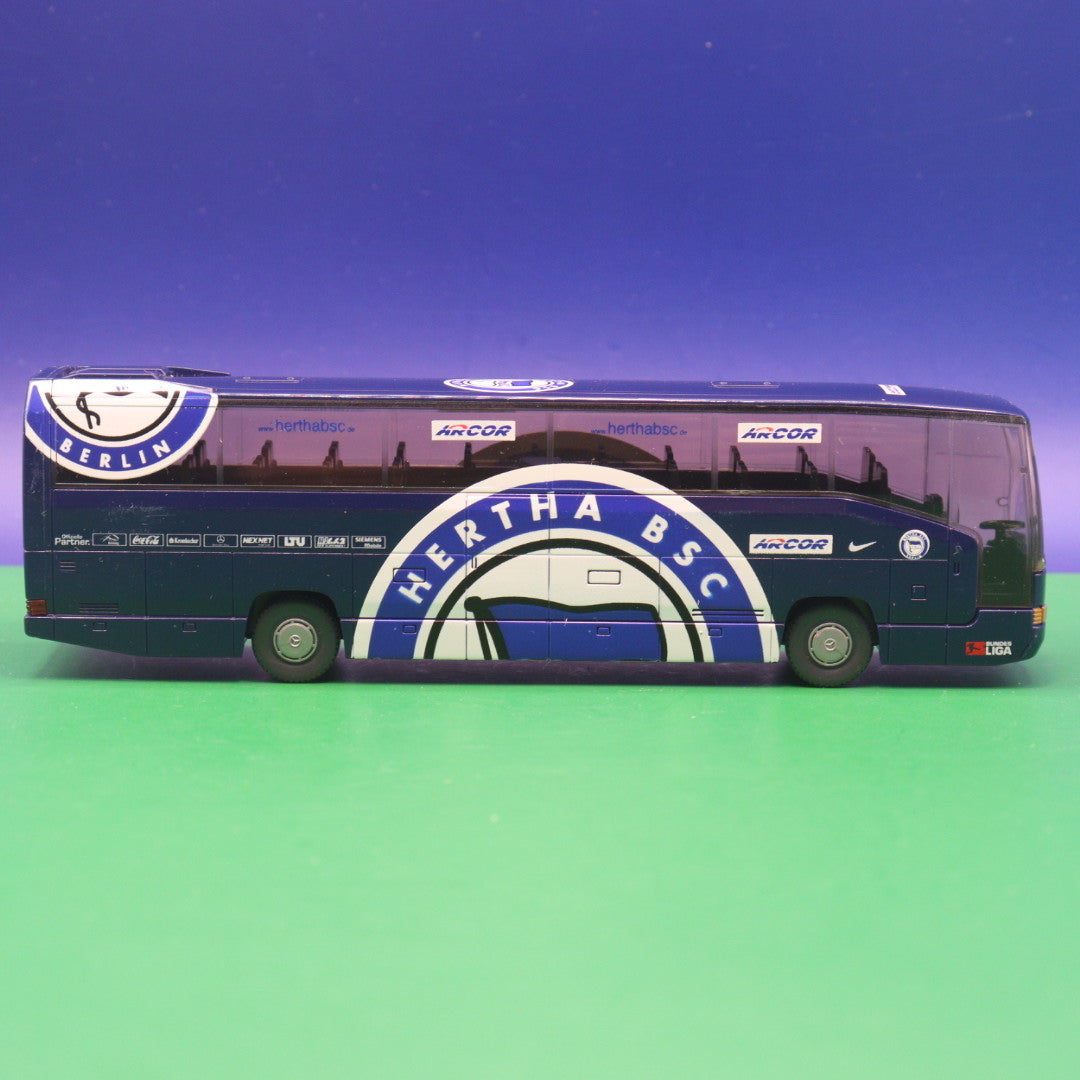 Mercedes Benz O404 RHD - Hertha BSC - Modellbus Wiking (Ohne Spiegel)