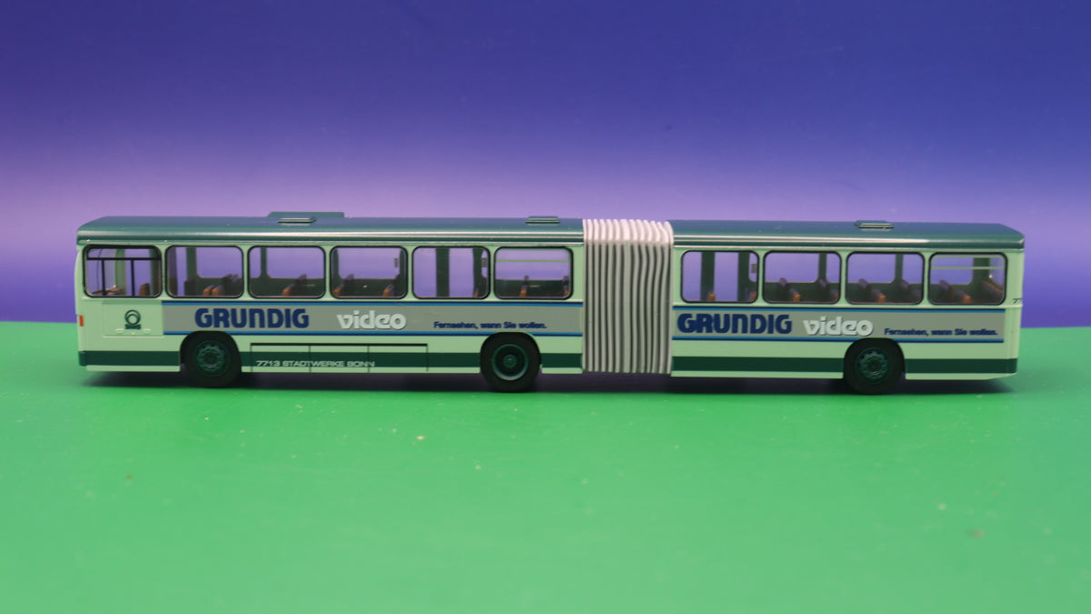 MAN SG 220 - SWB Stadtwerke Bonn - Grundig Video - Modellbus Rietze 75107