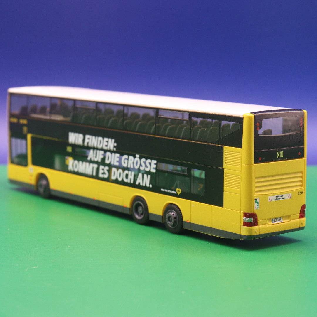 MAN DL07 - BVG Berlin - Wir finden: Auf die Größe kommt es doch an - Linie X10 Zehlendorf Andreezeile - Modellbus Rietze 67783