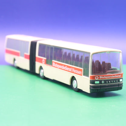 Setra Gelenkbus - Blutspendedienst Hessen - Modellbus Herpa