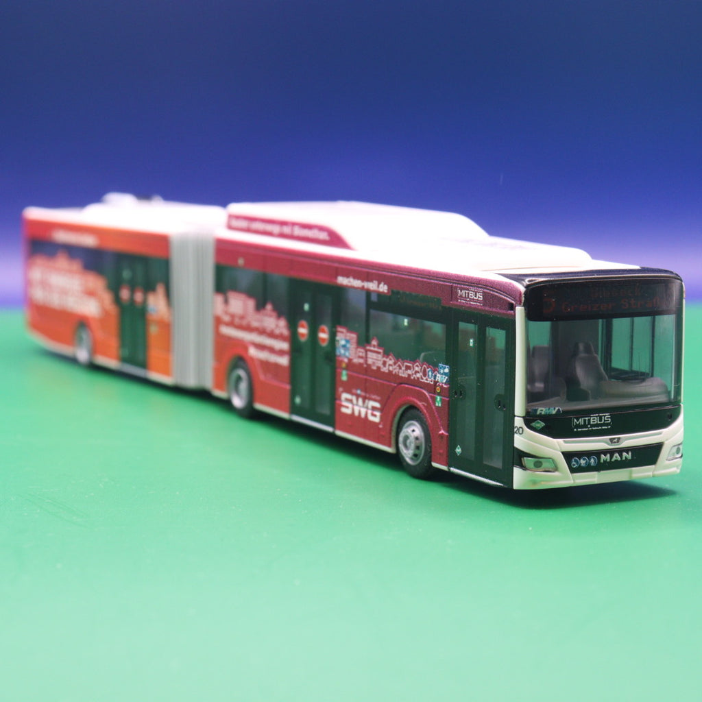 MAN New Lions City 18 - SWG - Mit Bus Gießen - Sauber unterwegs mit Biomethan - Modellbus Rietze 75831