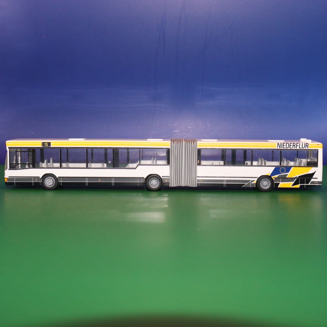 MAN NG 312 - Vorführdesign - Niederflur - Linie 15 Flughafen - MAN Truck & Bus AG Modellbus Rietze