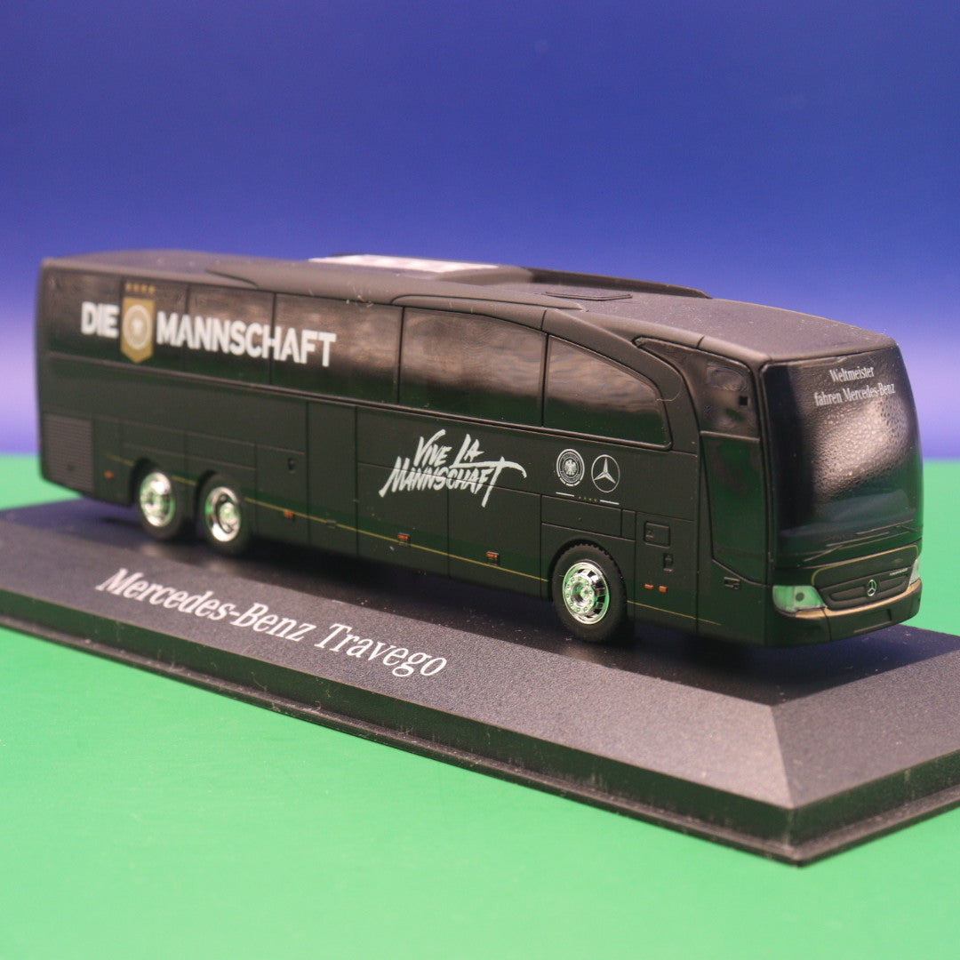 Mercedes Benz Travego - DFB Team Bus EM 2016 Deutscher Fußballbund - Die Mannschaft - Mit Vitrine - Modellbus Rietze