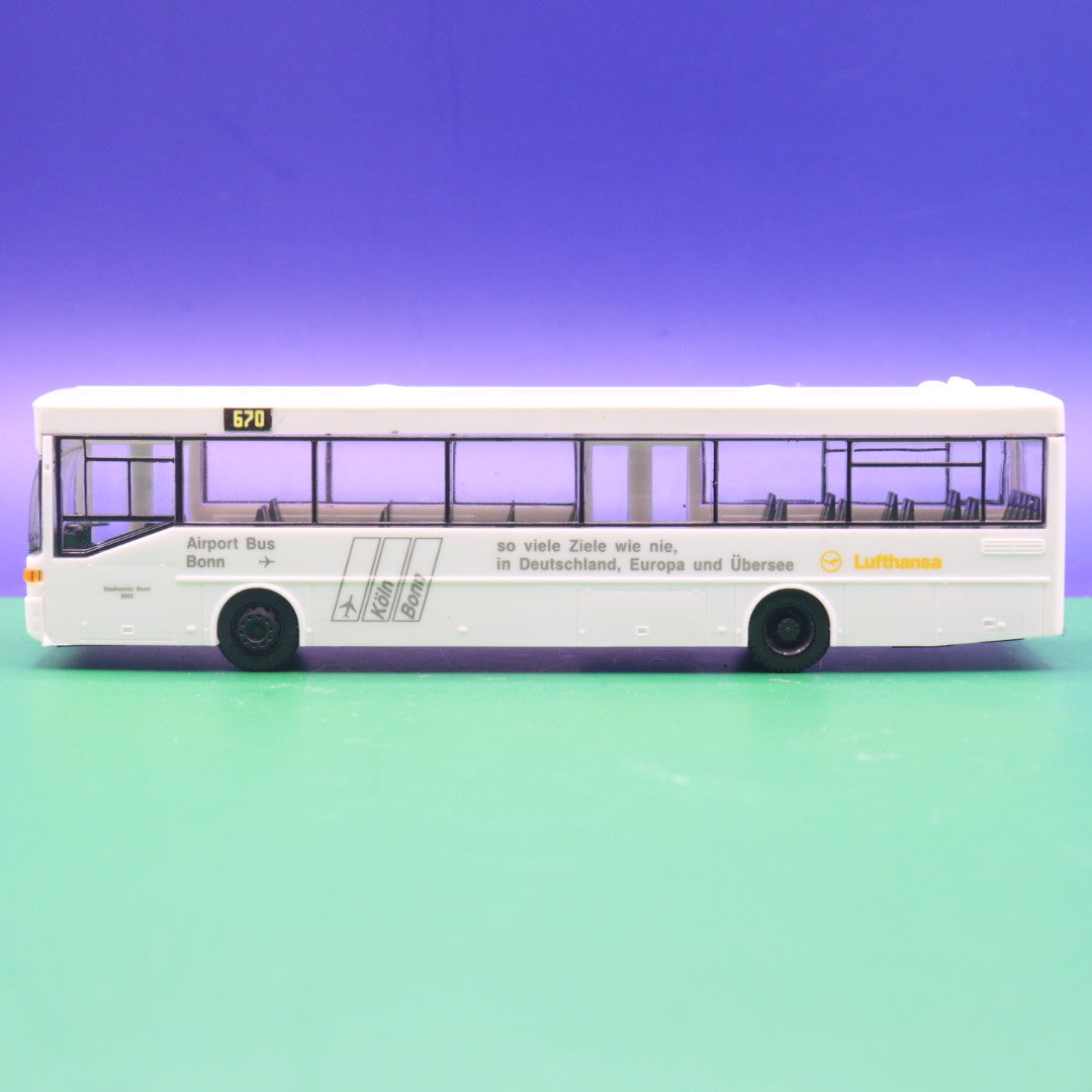 Mercedes Benz O405 - Lufthansa - Köln Bonn Airport - Linie 670 Flughafen Köln Bonn - Modellbus Kembel (OVP BESCHÄDIGT (SPIEGEL FEHLEN))