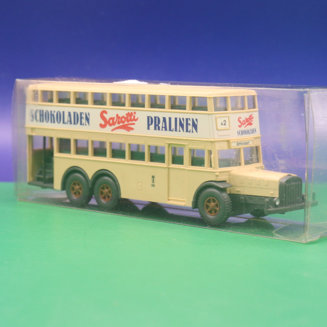 Doppelstockbus - BVG Berlin - Schokoladen Pralinen Sarotti - Modellbus Wiking