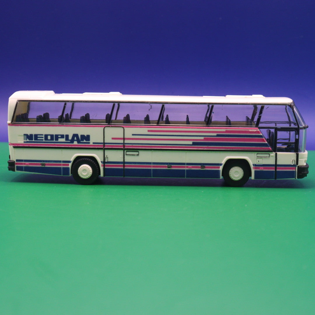 Mercedes Benz Travego M - KLM - Ohne Spiegel - Modellbus Rietze