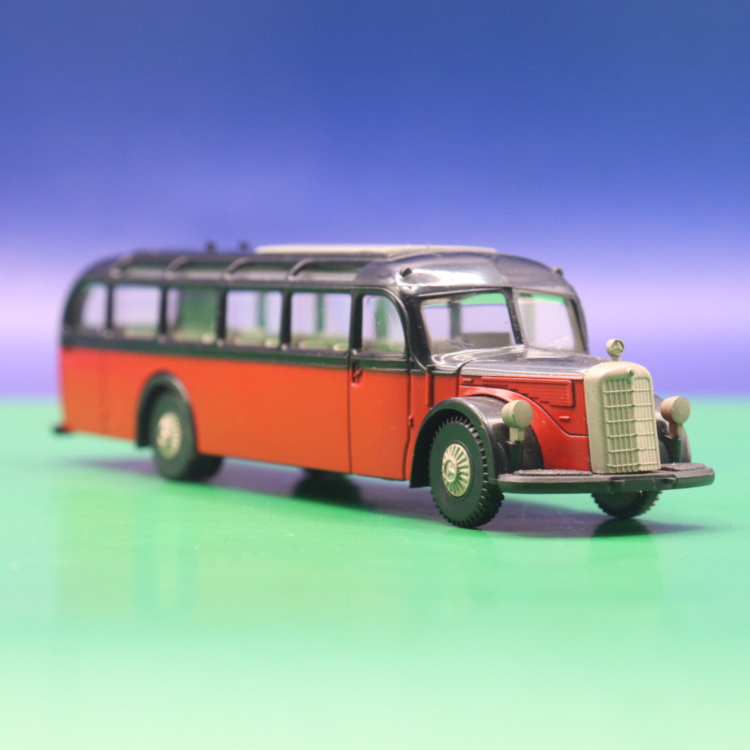 Mercedes Benz O5000 - Schwarz Rot - Modellbus Brekina - OHNE OVP OHNE ZURÜSTTEILE