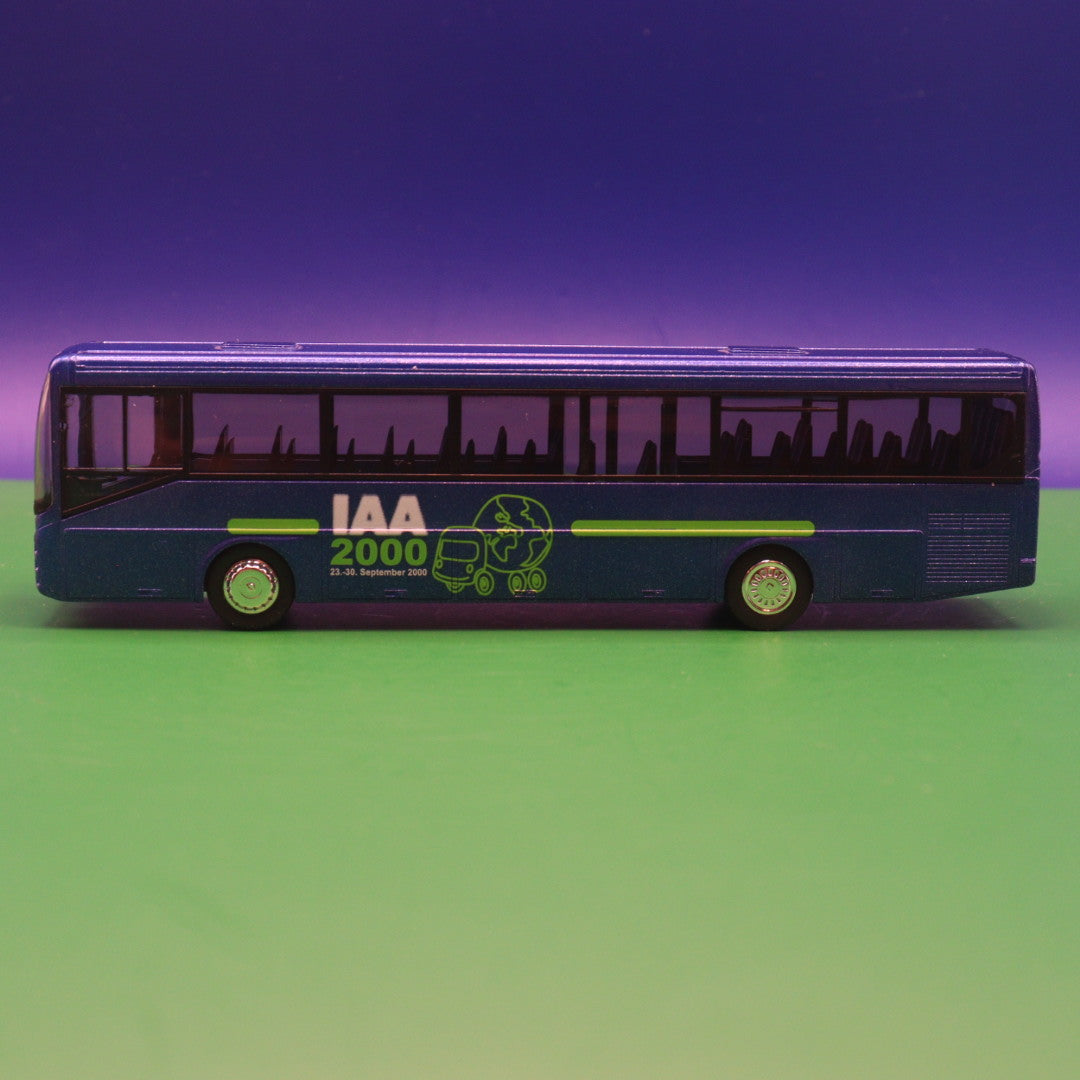 Renault Ares - IAA September 2000 - Ohne Spiegel - Modellbus Rietze