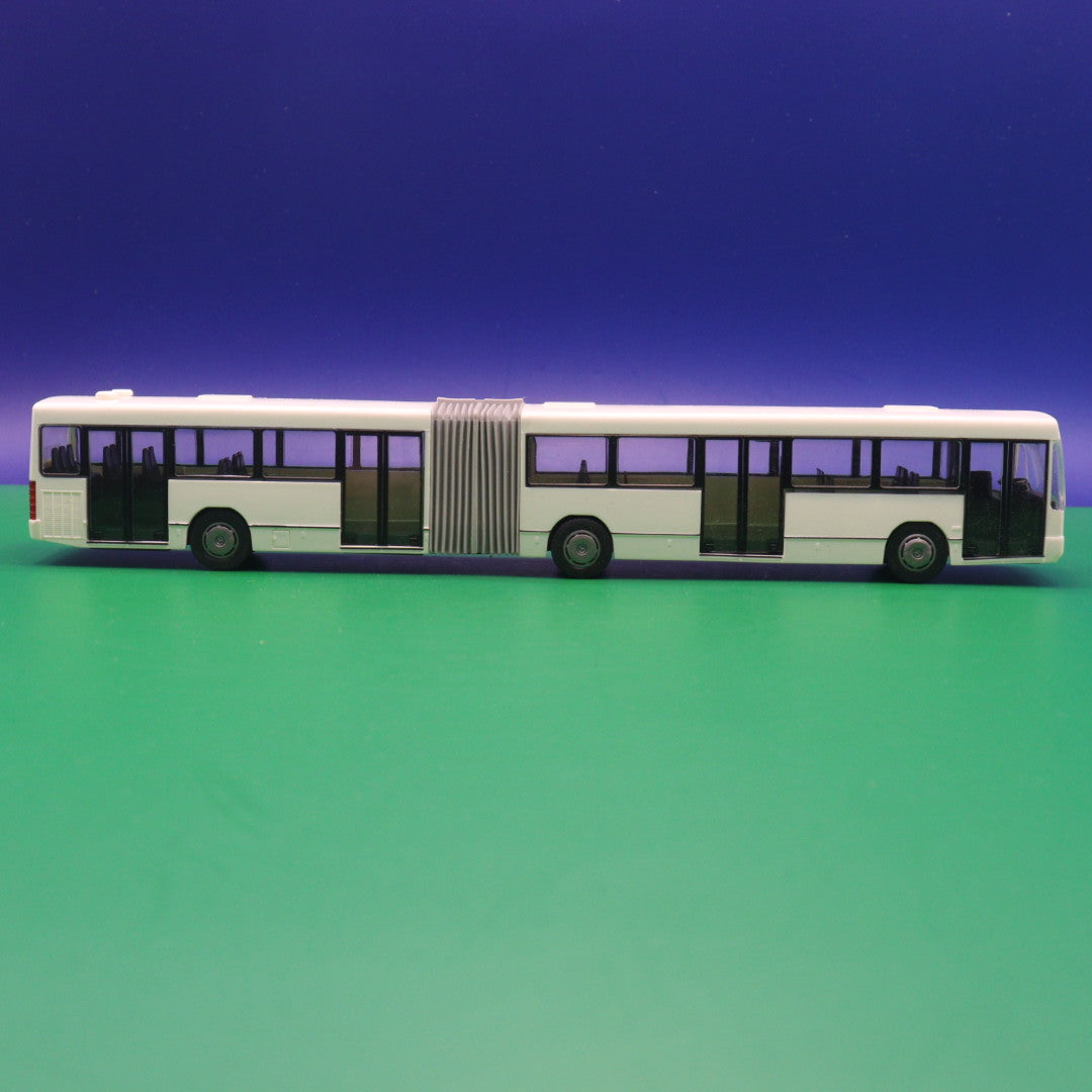 Mercedes Benz O345 - Weiß - Ohne Spiegel - Modellbus Rietze