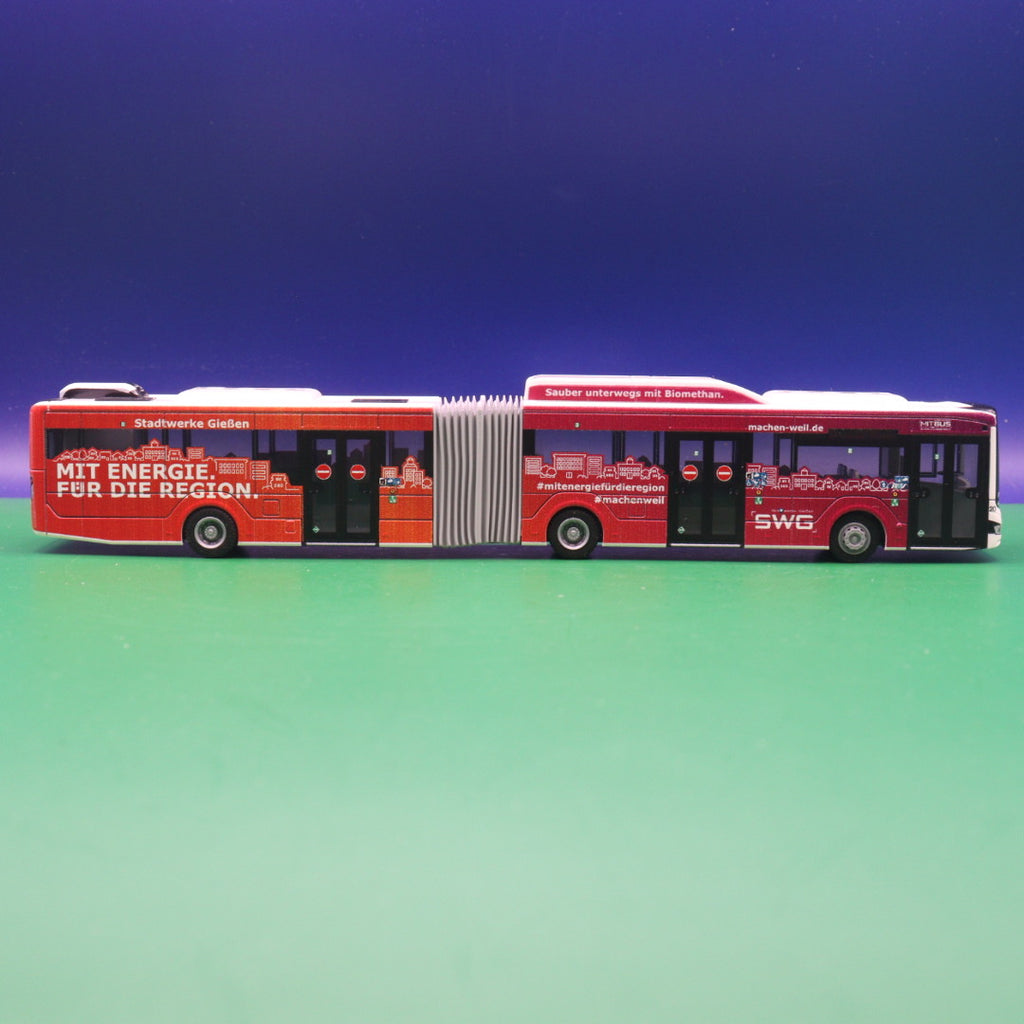 MAN New Lions City 18 - SWG - Mit Bus Gießen - Sauber unterwegs mit Biomethan - Modellbus Rietze 75831
