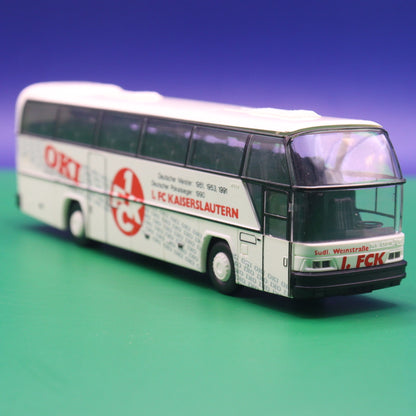 Neoplan Cityliner - 1 FC Kaiserslautern - Ohne Zurüstteile - Modellbus Rietze