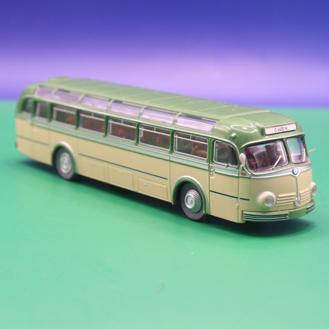 Mercedes Benz O 6600 Grün - Ohne OVP und Zurüstteile - Modellbus Brekina