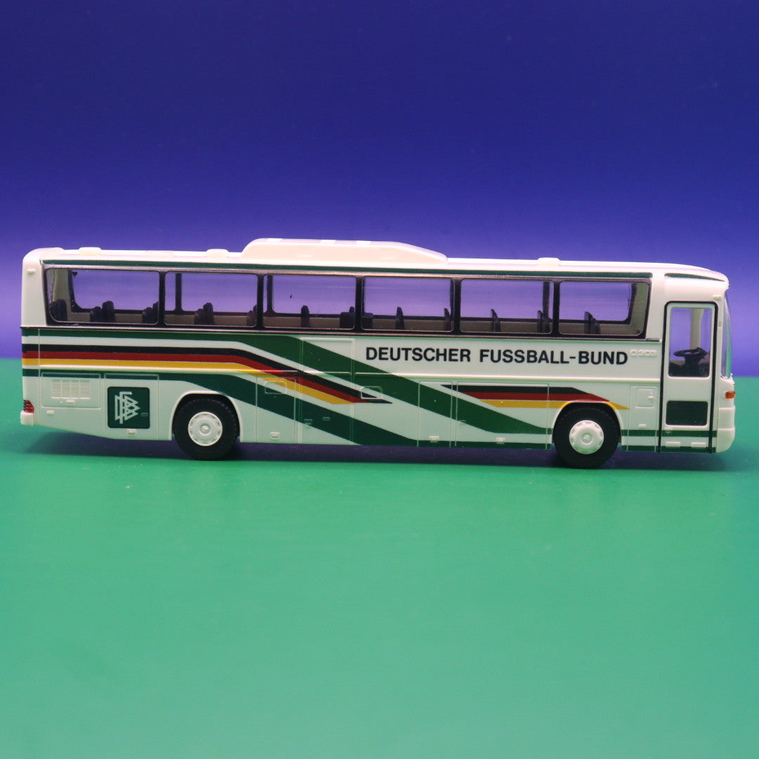 Mercedes Benz O303 RHD - Deutscher Fußball Bund - Ohne Zurüstteile - Modellbus Rietze