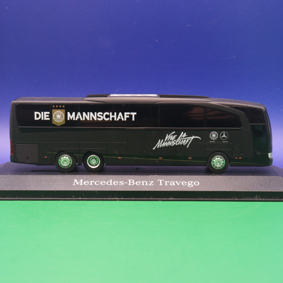 Mercedes Benz Travego - DFB Team Bus EM 2016 Deutscher Fußballbund - Die Mannschaft - Mit Vitrine - Modellbus Rietze