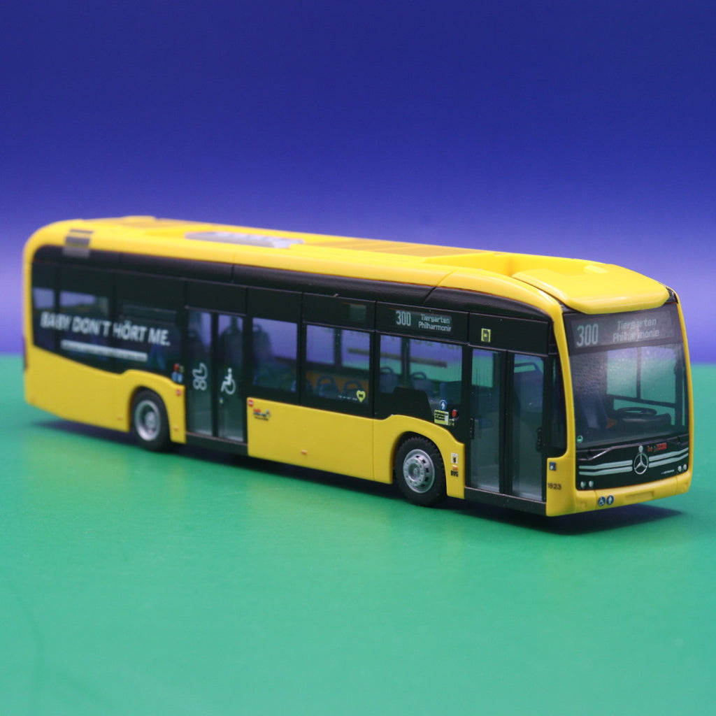 Mercedes Benz eCitaro 12 - BVG Berlin - BABY DON´T HÖRT ME - Linie 300 Tiergarten Philharmonie - LIMITIERTE AUFLAGE 170 Stück - Modellbus Rietze 75521