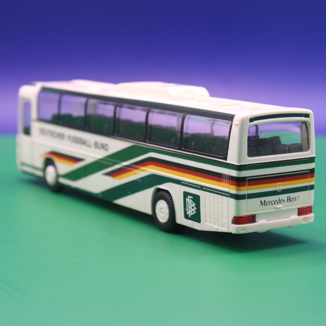 Mercedes Benz O303 RHD - Deutscher Fußball Bund - Ohne Zurüstteile - Modellbus Rietze
