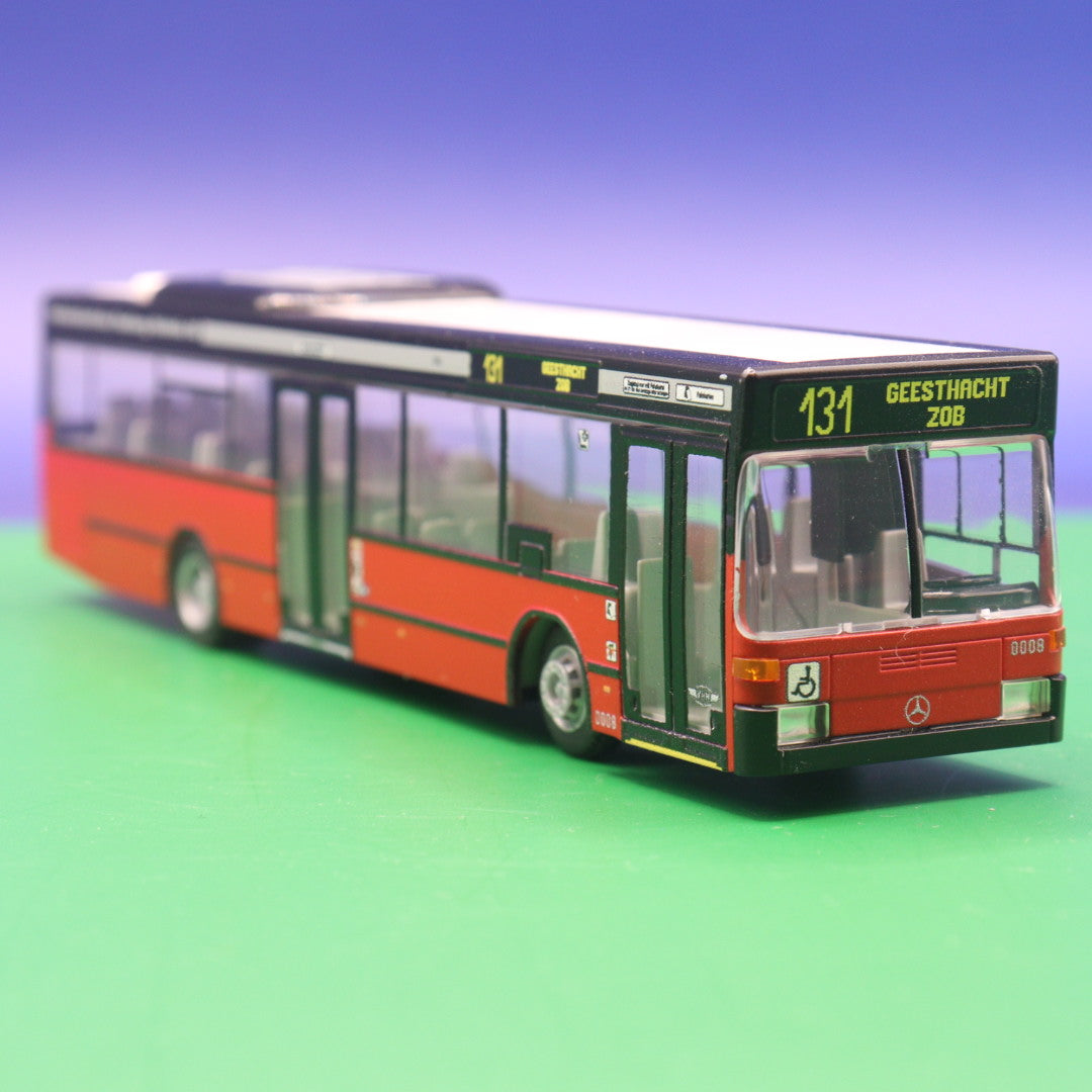 Mercedes Benz O405 - Verkehrsbetriebe Hamburg Holstein GmbH VHH - Linie 131 Geesthacht ZOB - Modellbus Rietze