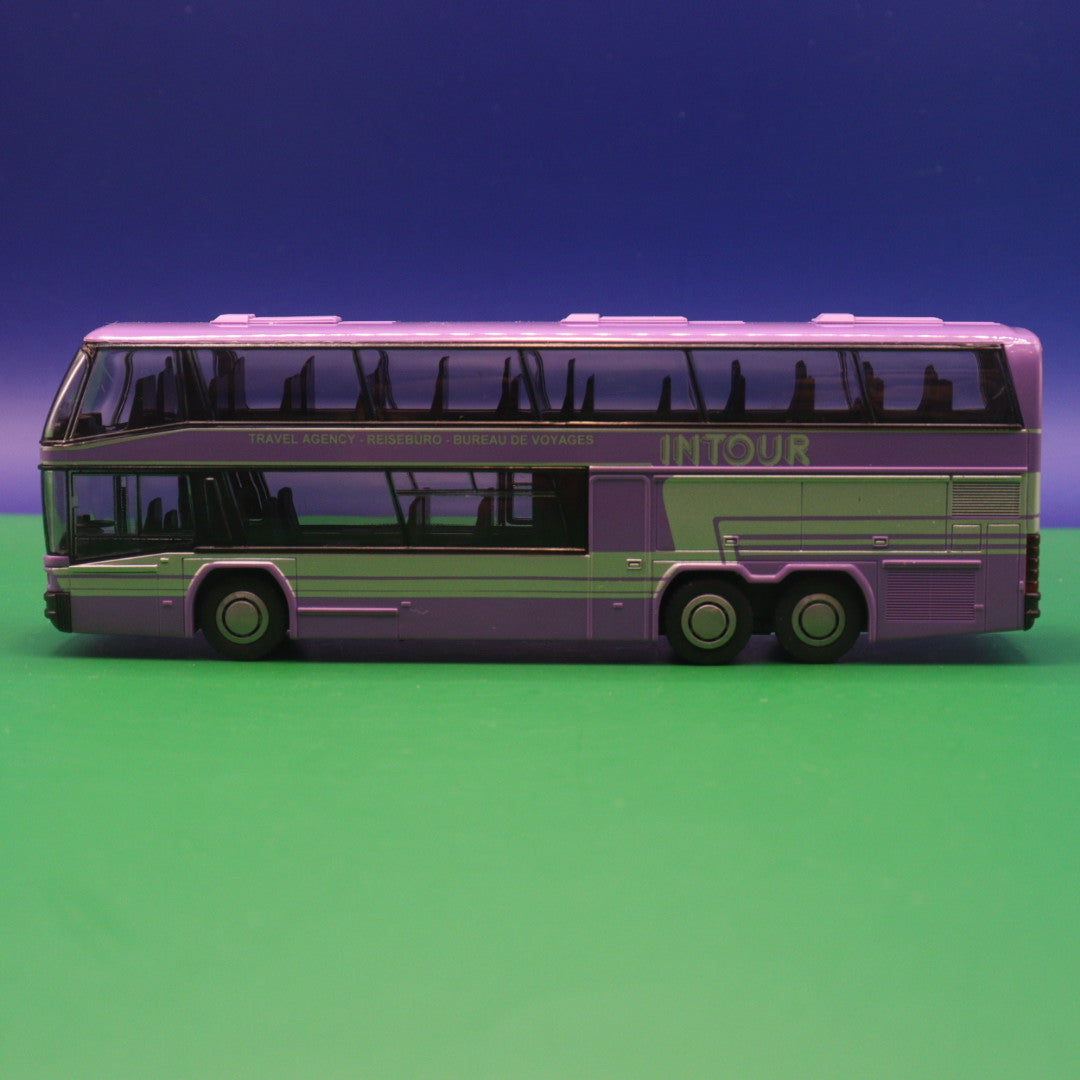 Neoplan Skyliner - Intour - Ohne Spiegel, Felge fehlt - Modellbus Rietze