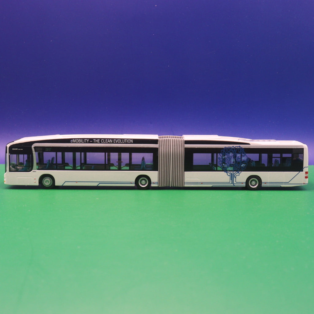 MAN Lions City GL E Bus - eModularity weiß - MAN Truck & Bus AG Sondermodell - Modellbus Rietze