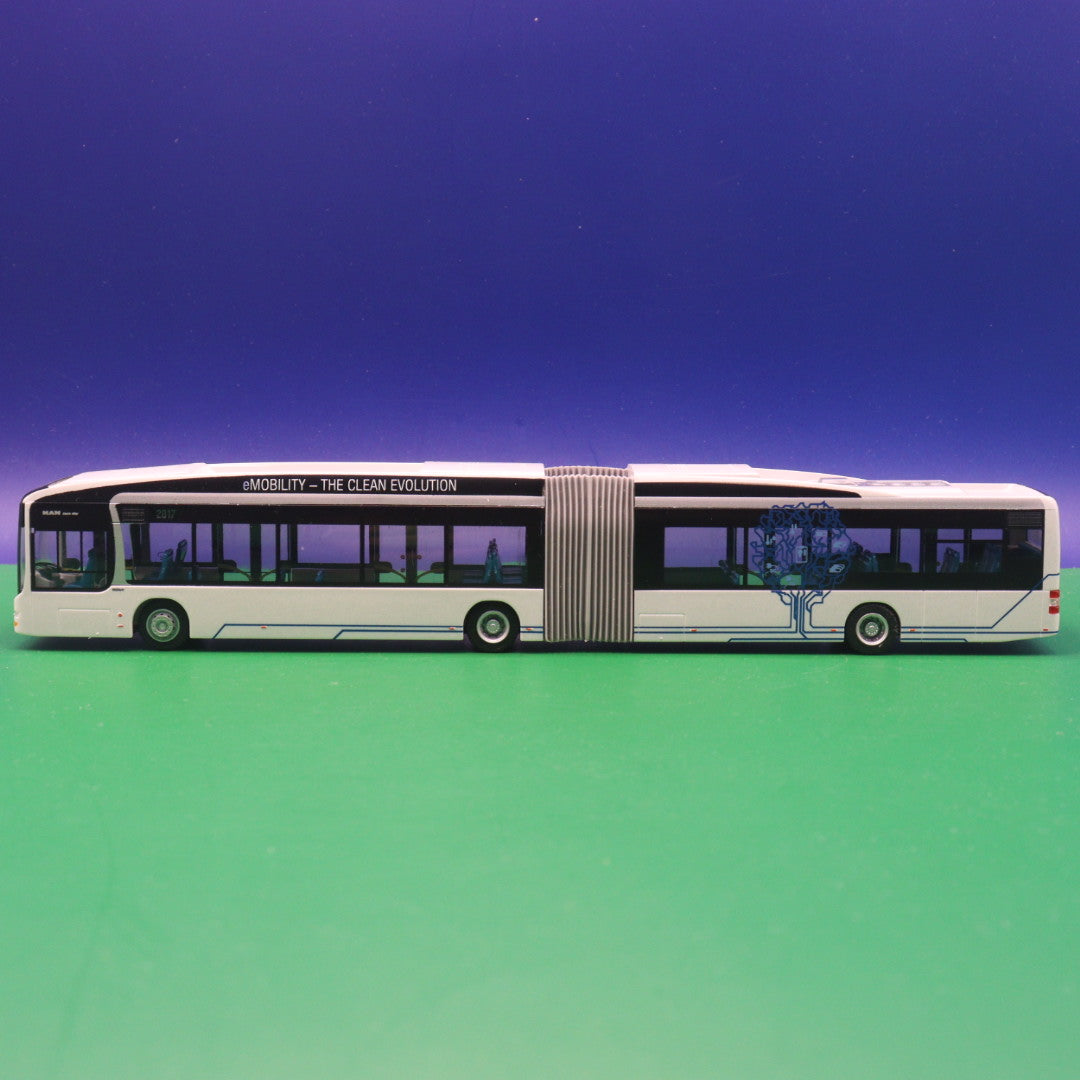 MAN Lions City GL E Bus - eModularity weiß - MAN Truck & Bus AG Sondermodell - Modellbus Rietze