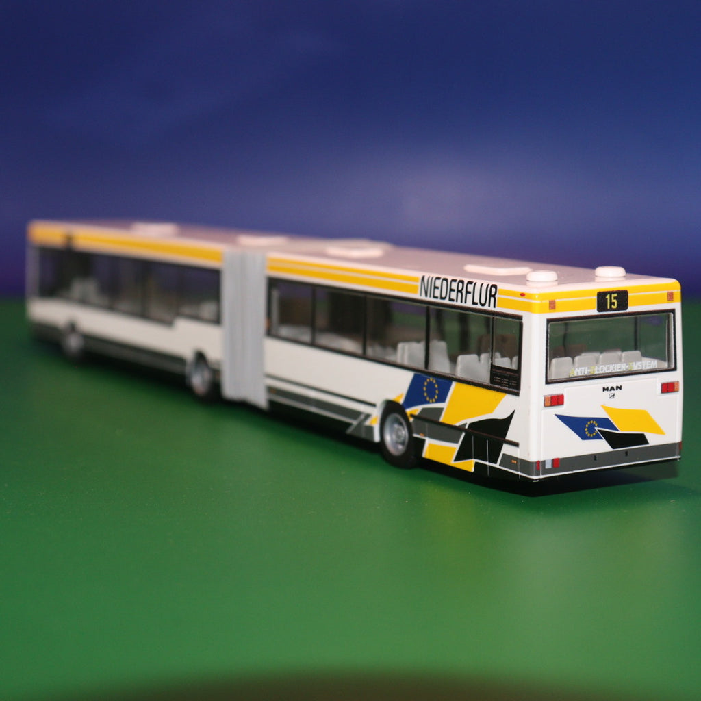 MAN NG 312 - Vorführdesign - Niederflur - Linie 15 Flughafen - MAN Truck & Bus AG Modellbus Rietze