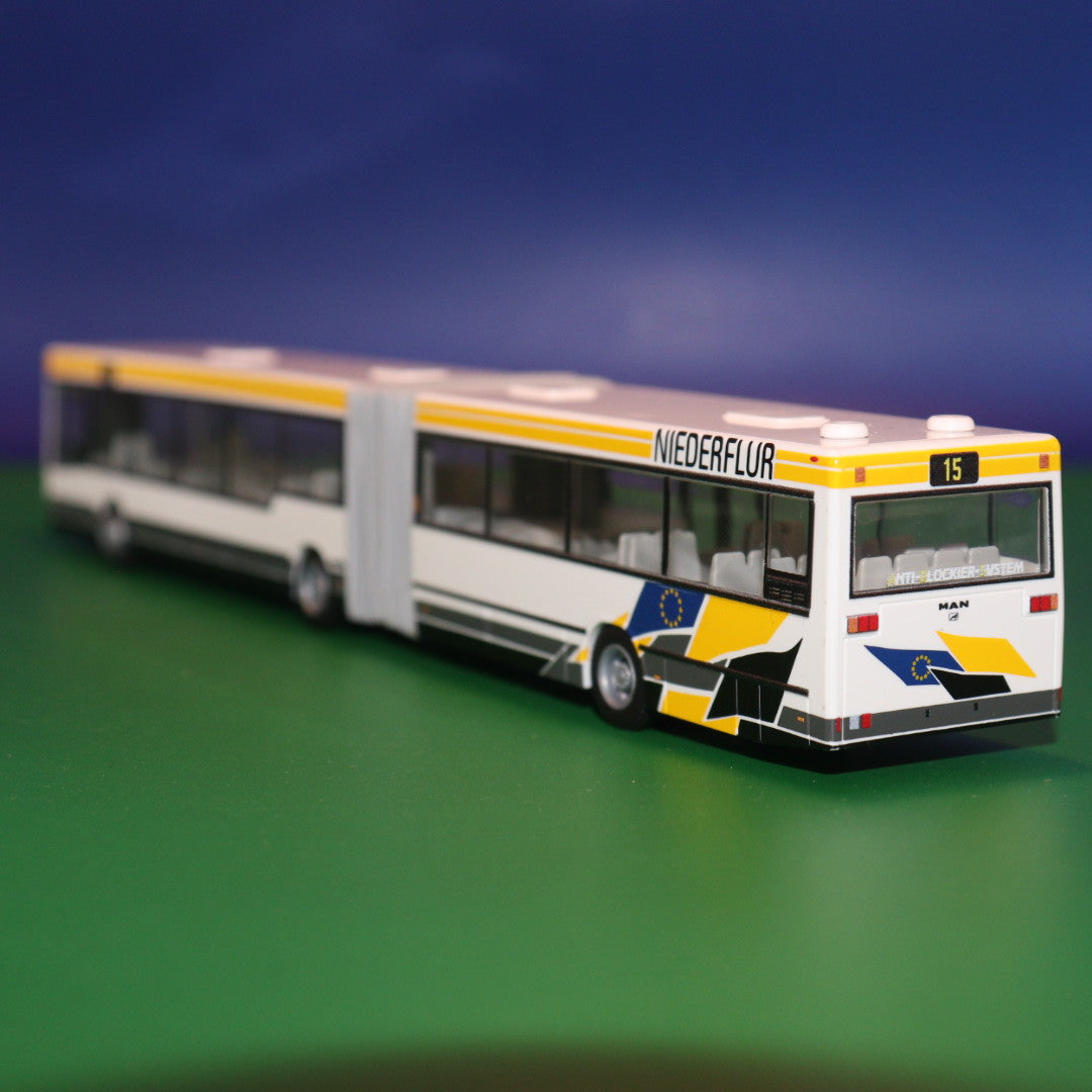 MAN NG 312 - Vorführdesign - Niederflur - Linie 15 Flughafen - MAN Truck & Bus AG Modellbus Rietze