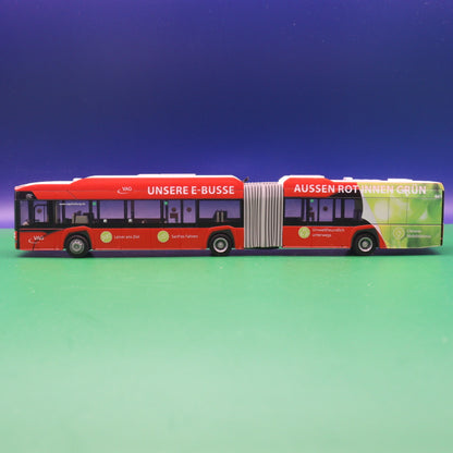 Solaris Urbino 18 - VAG Freiburg - Innen Grün Aussen Rot - Modellbus Rietze 76709