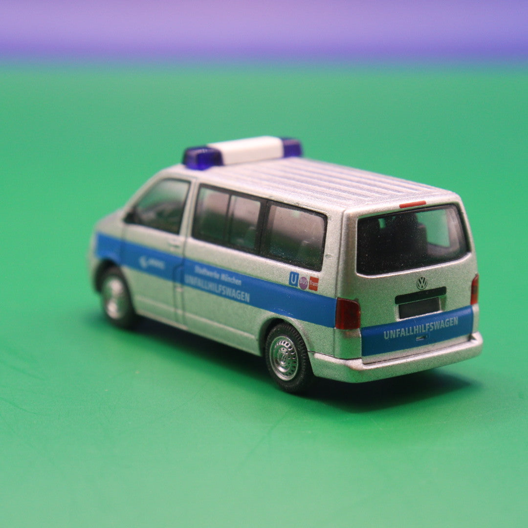 VW T5 - MVG München Stadtwerke München - Unfallhilfswagen - Modellbus Rietze 51640