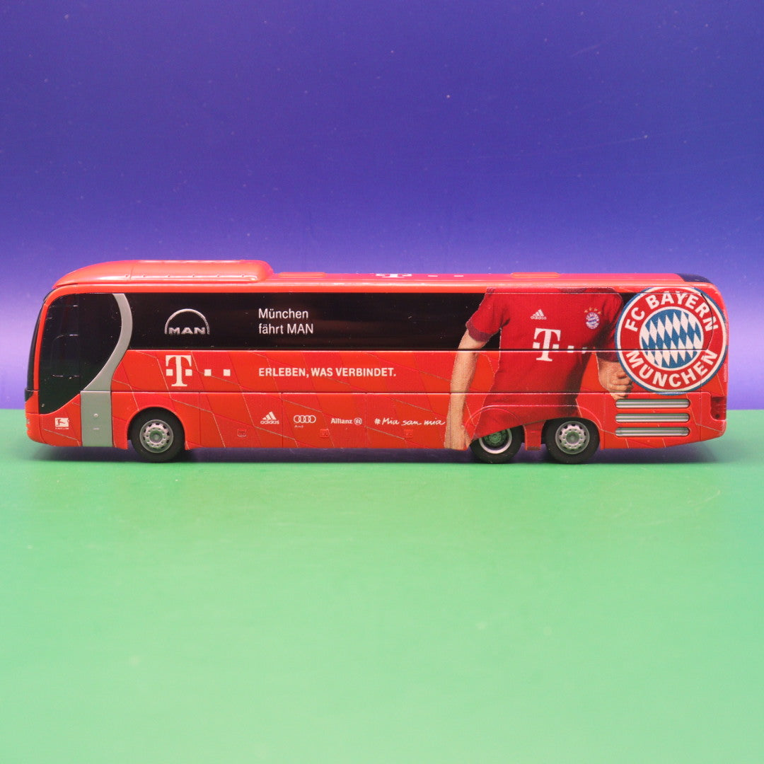 MAN Lions Coach Supreme L - FC Bayern München - Ohne Spiegel - Modellbus Rietze