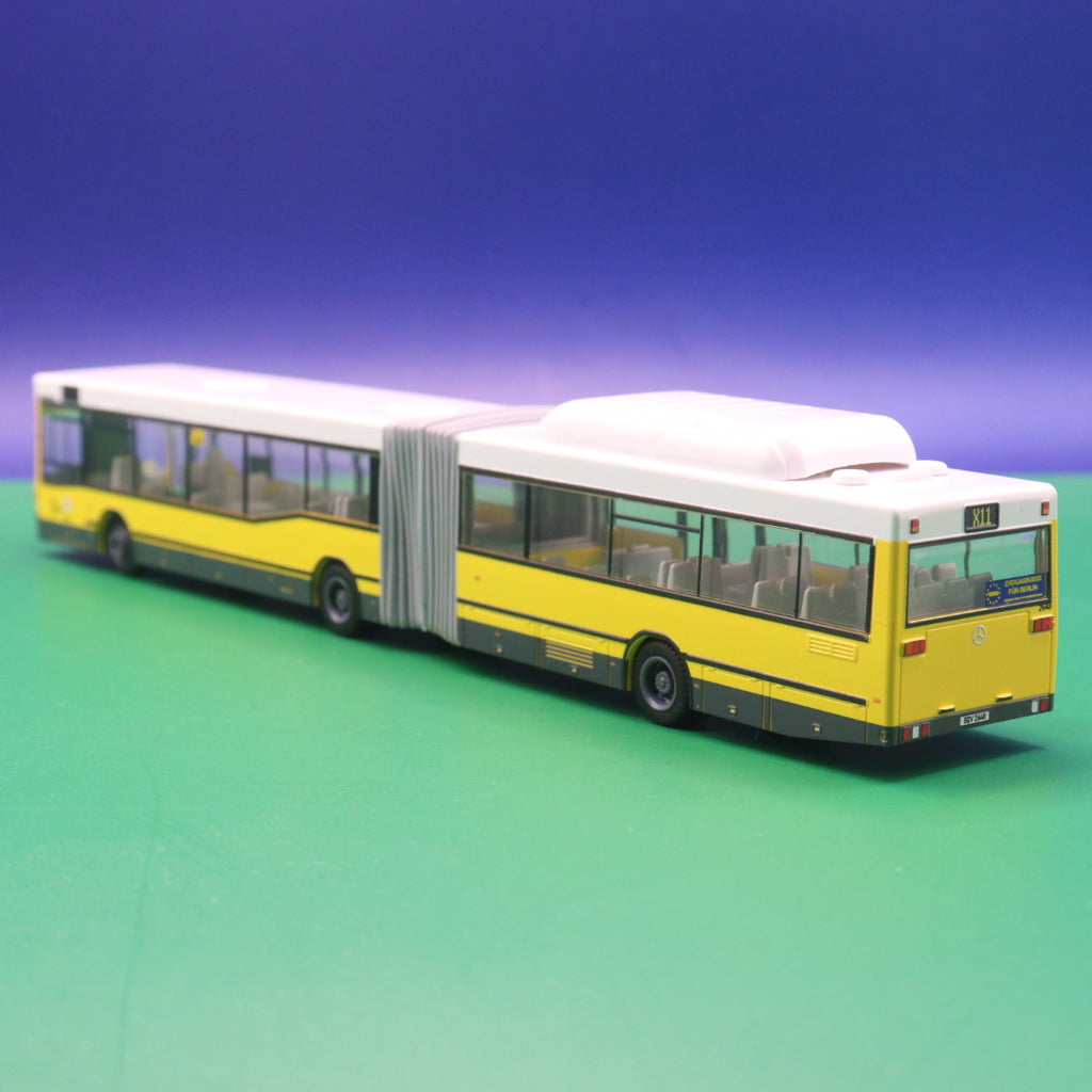 Mercedes Benz O405 GN CNG - BVG Berlin - Linie X11 S Bahnhof Schöneweide - Modellbus Rietze