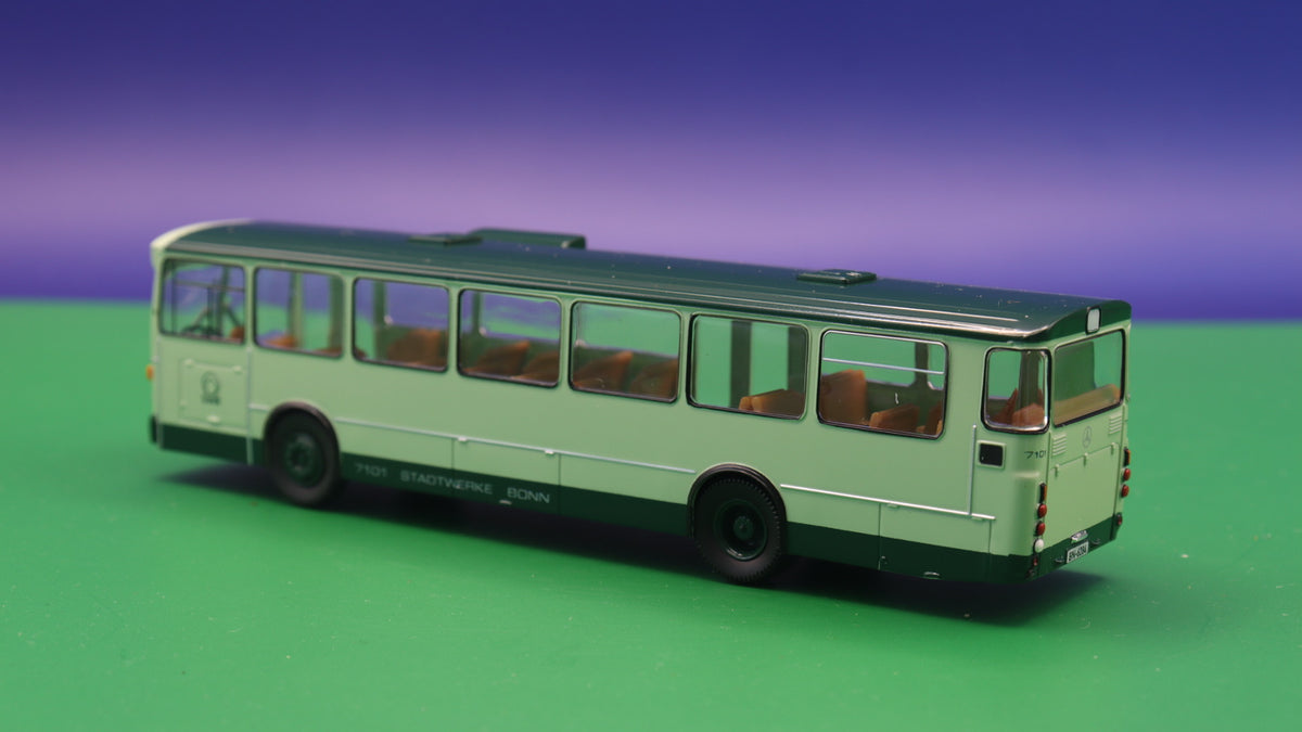 Mercedes Benz O305 - Stadtwerke Bonn - Fahrschule - Modellbus Brekina *mit Vitrine