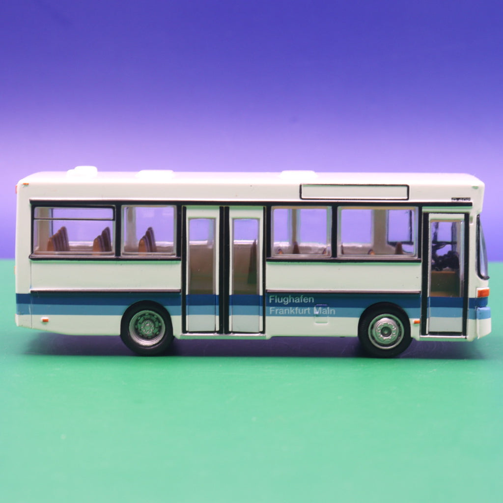 Mercedes Benz O 402 - Flughafen Frankfurt - Modellbus Brekina 52280